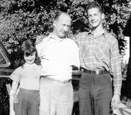 (Ronnie with his sister Joyce and Father, courtesy of Joyce Glantz)